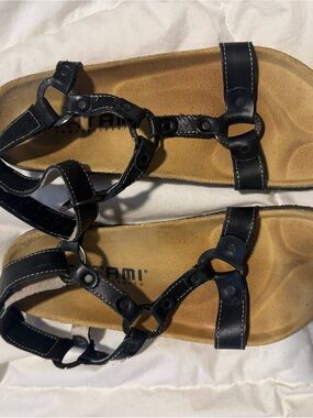 Black Women’s Strappy Sandals with Ring Details